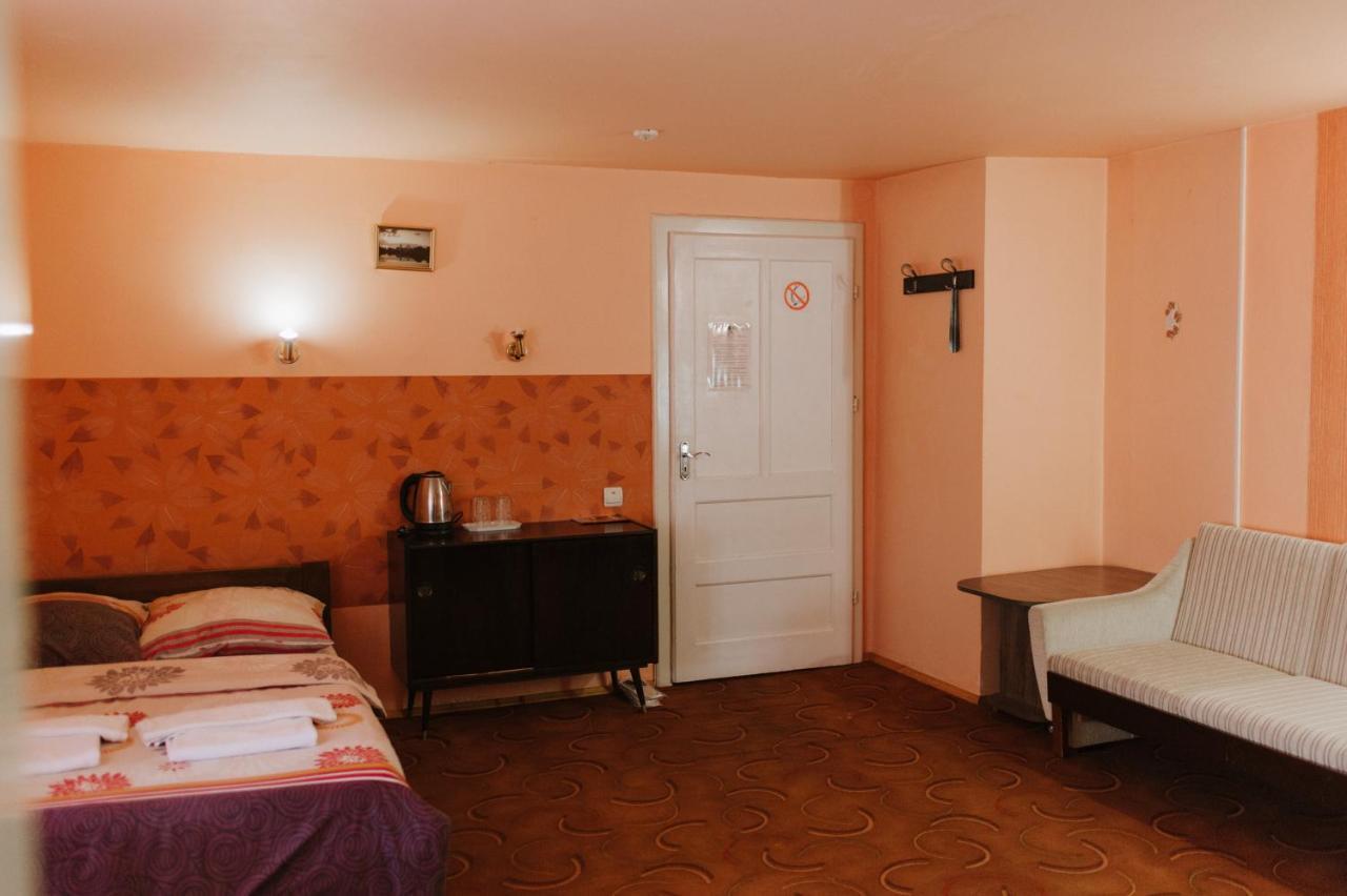 Mala Praha Hotel Oezjhorod Buitenkant foto