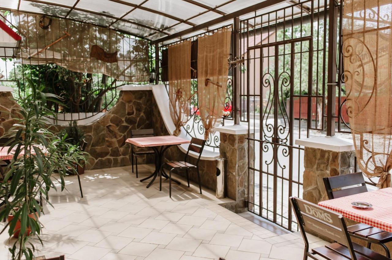 Mala Praha Hotel Oezjhorod Buitenkant foto