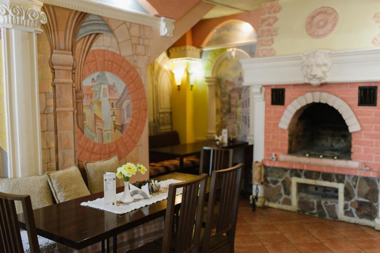 Mala Praha Hotel Oezjhorod Buitenkant foto