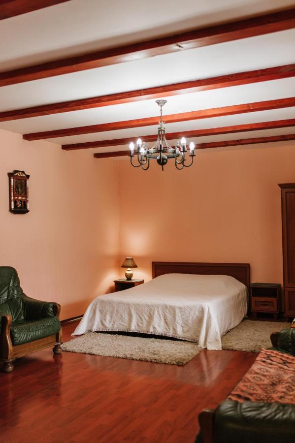 Mala Praha Hotel Oezjhorod Buitenkant foto